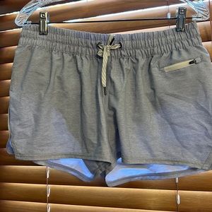 Vuori Clementine Short. Size Medium